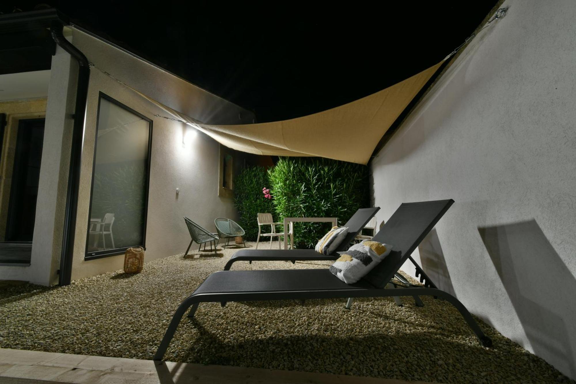 Une Nuit En Luberon Puyvert Εξωτερικό φωτογραφία