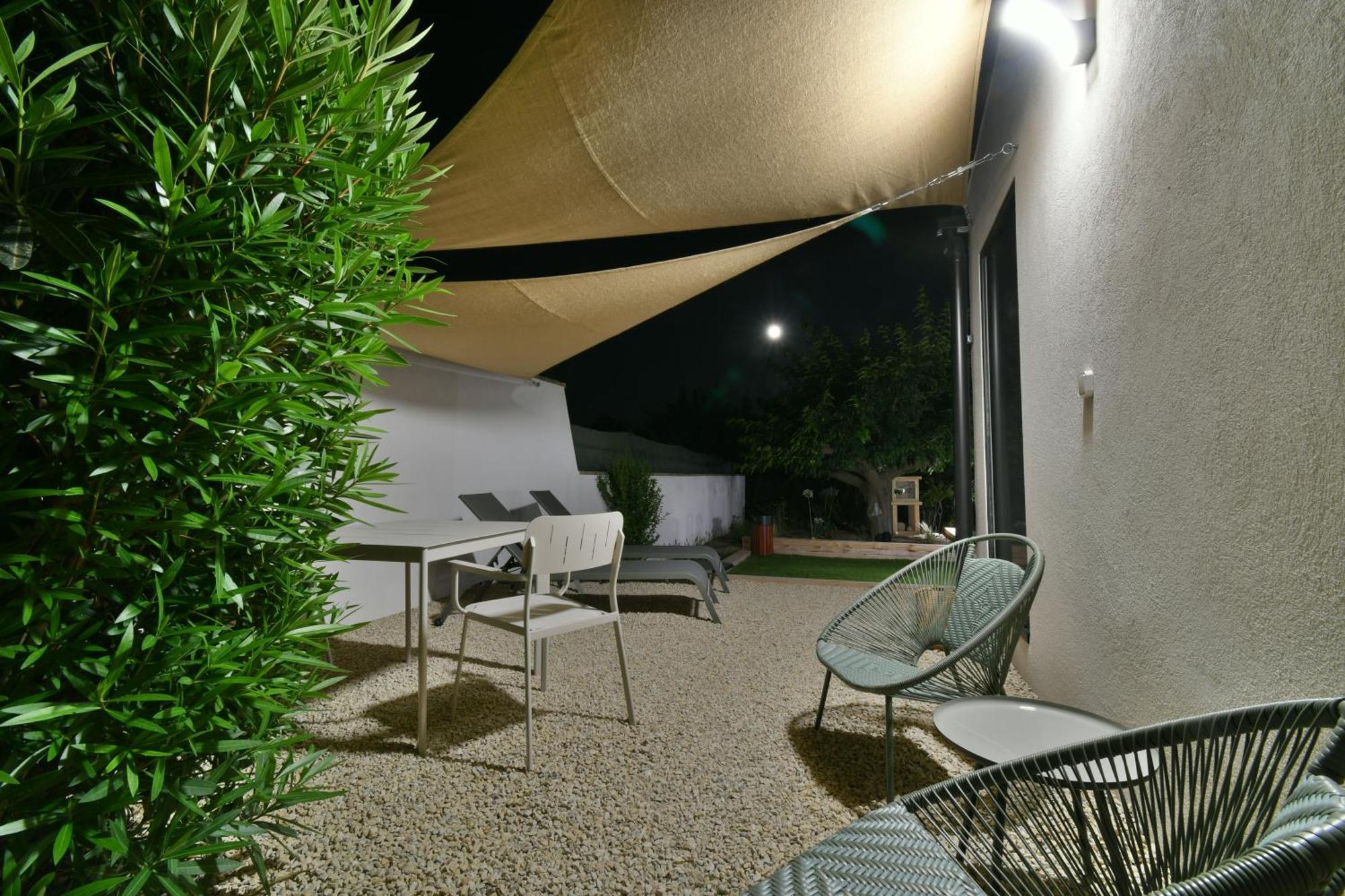 Une Nuit En Luberon Puyvert Εξωτερικό φωτογραφία
